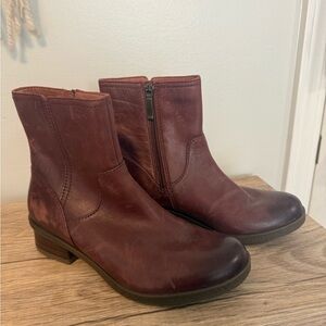 SOLD Dansko Maroon Leather Ankle Boots 37